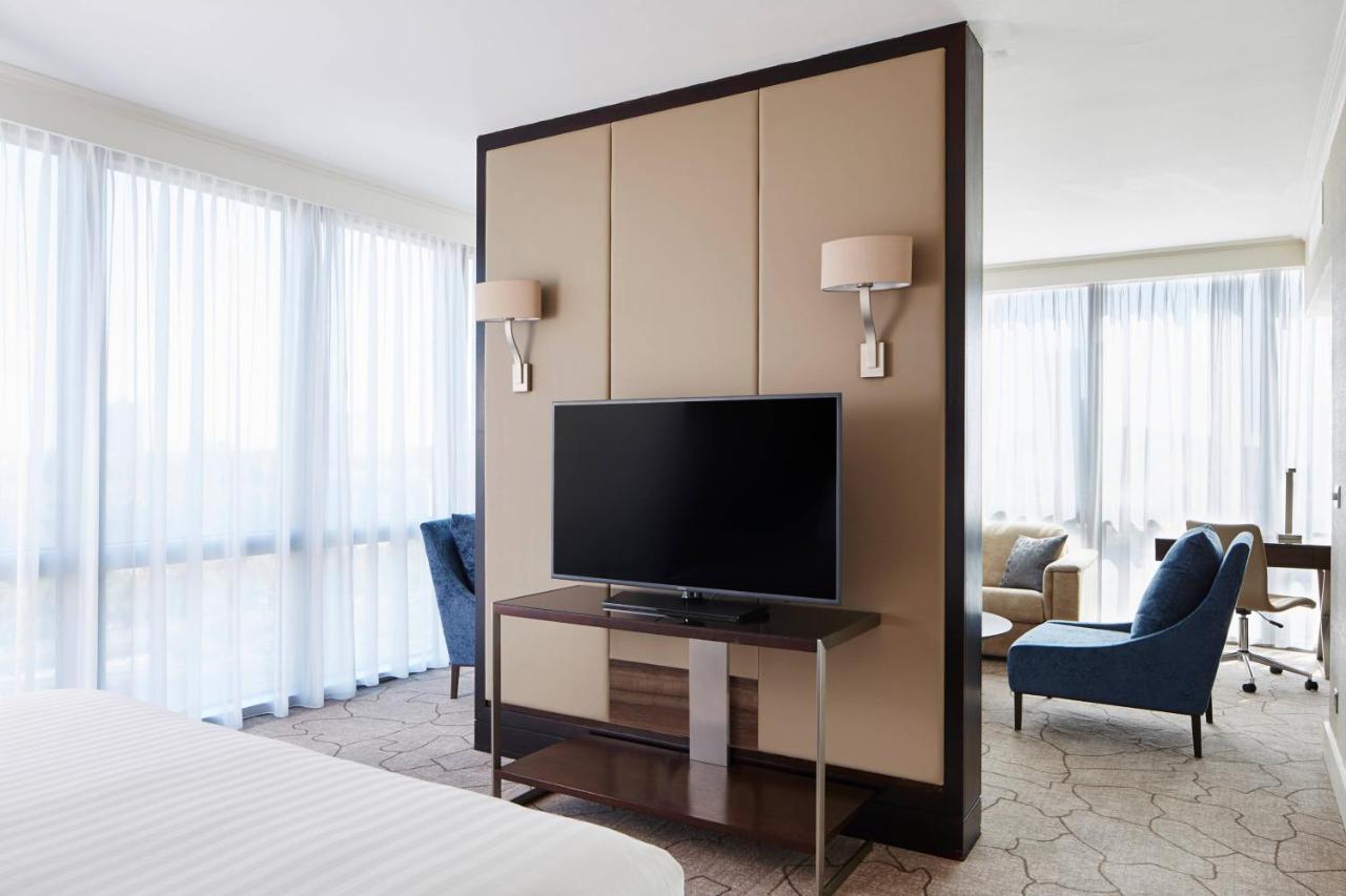 London Marriott Hotel Canary Wharf Exteriér fotografie A room at the hotel