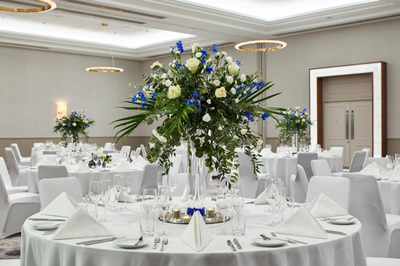 London Marriott Hotel Canary Wharf Exteriér fotografie The ballroom at The Dorchester