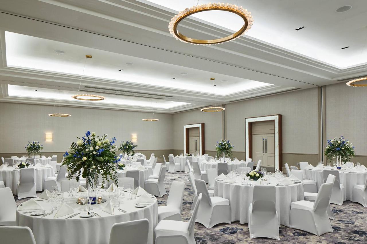 London Marriott Hotel Canary Wharf Exteriér fotografie The ballroom at The Westin Palace, Brussels