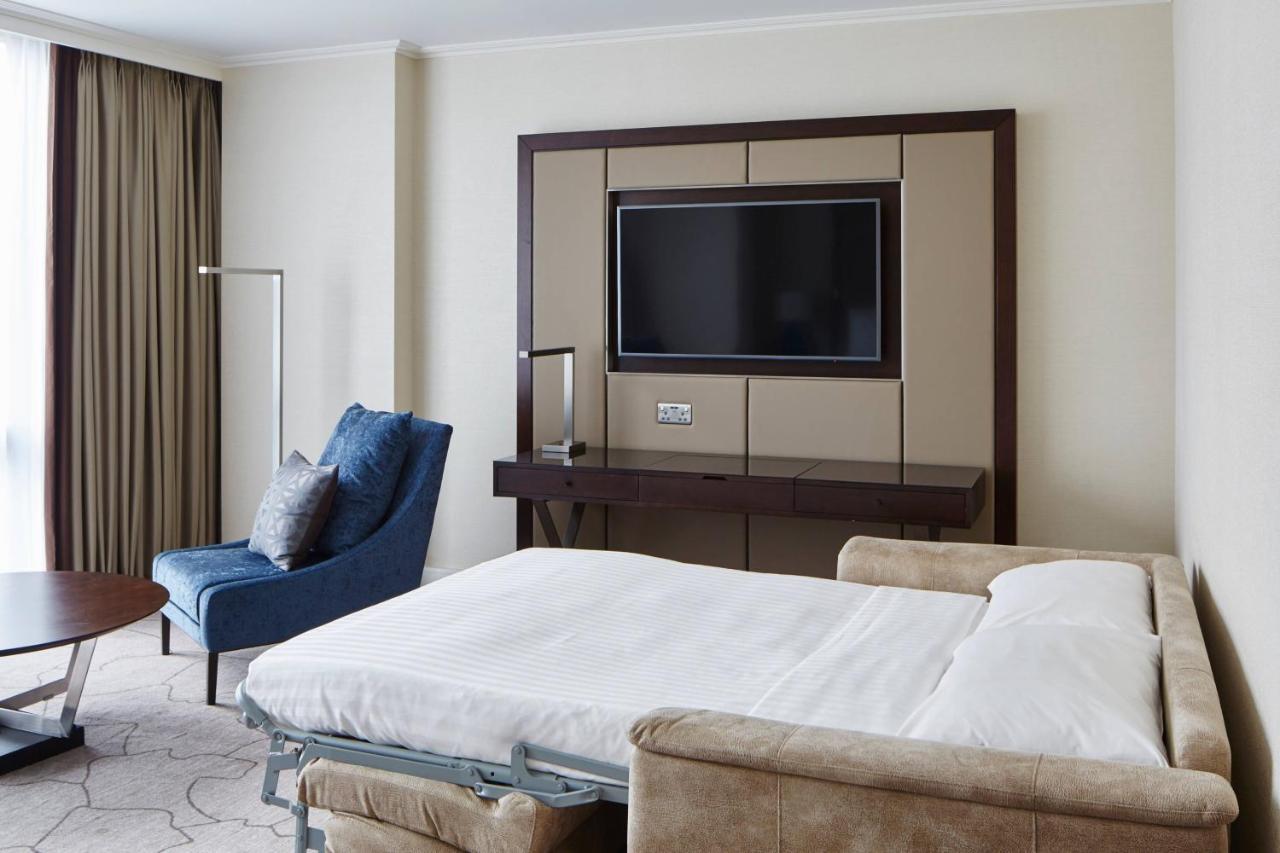 London Marriott Hotel Canary Wharf Exteriér fotografie A sofa bed