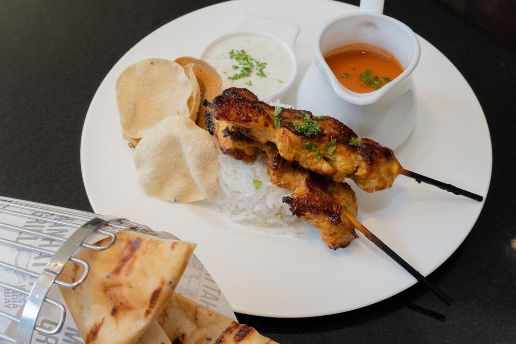 London Marriott Hotel Canary Wharf Exteriér fotografie Chicken satay